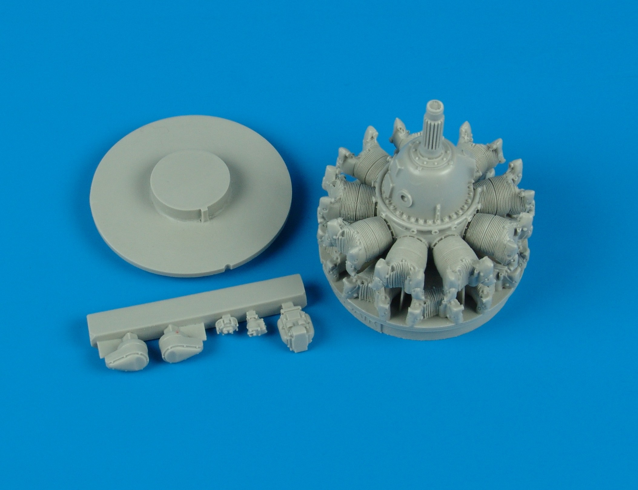 Additions (3D resin printing) 1/32 Vought F4U-1 Corsair engine (designed to be used with Trumpeter kits) 