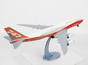 Model kit 1/144 Boeing 747-8  (Zvezda)