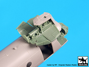 Additions (3D resin printing) 1/72 Boeing CH-46D Sea Knight Front engine + cockpit (designed to be used with Hobby Boss kits) 