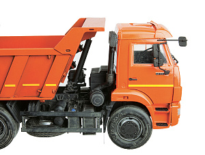 Model kit 1/35 Kamaz 65115 Dump Truck (Zvezda)